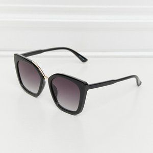Cat Eye Full Rim Polycarbonate Sunglasses in Black